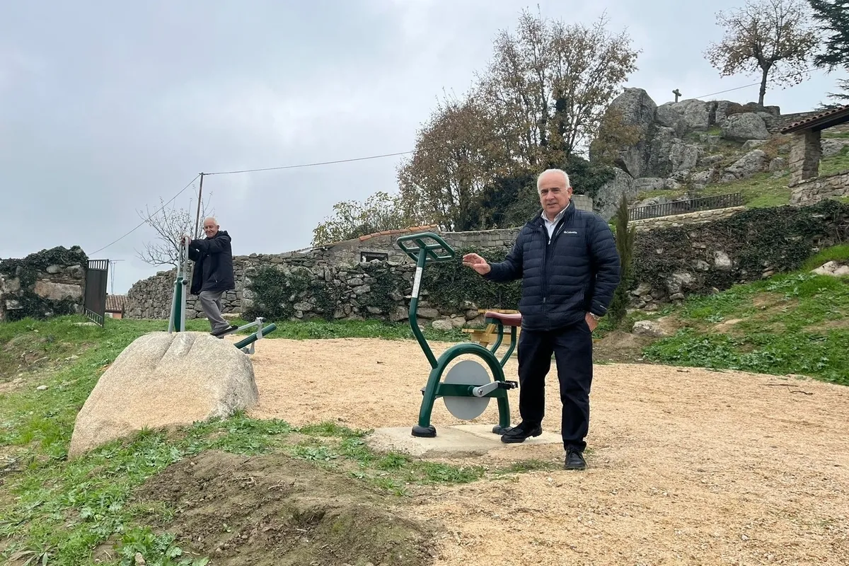 Barruecopardo cuenta con un nuevo parque infantil 