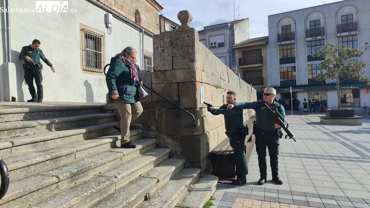 Simulacro de la Guardia Civil en Vitigudino / CORRAL