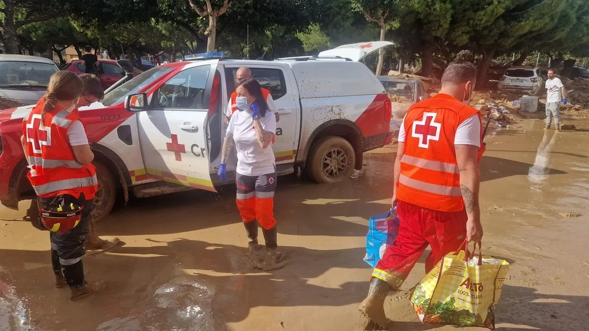 Voluntarios del primer equipo de Cruz Roja Salamanca en Valencia, con motivo de la emergencia tras la DANA. Foto C. Roja Salamanca