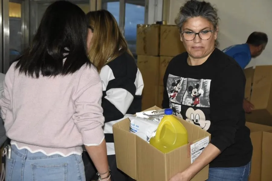 Foto 3 - La Asociaci&oacute;n Humanitaria de Bomberos Voluntarios colabora en la recepci&oacute;n de donaciones