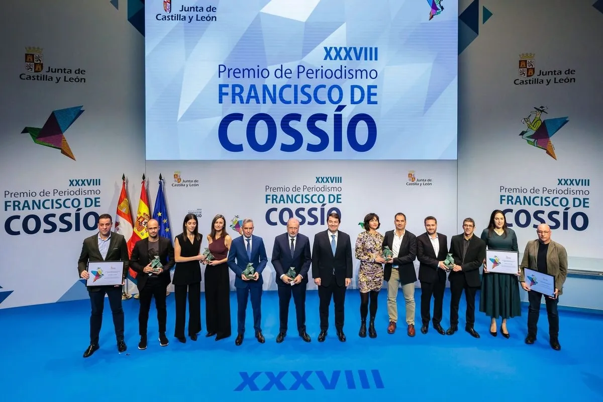 Foto 3 - Jos&eacute; Vicente recibe el Premio Coss&iacute;o en la modalidad de Fotograf&iacute;a