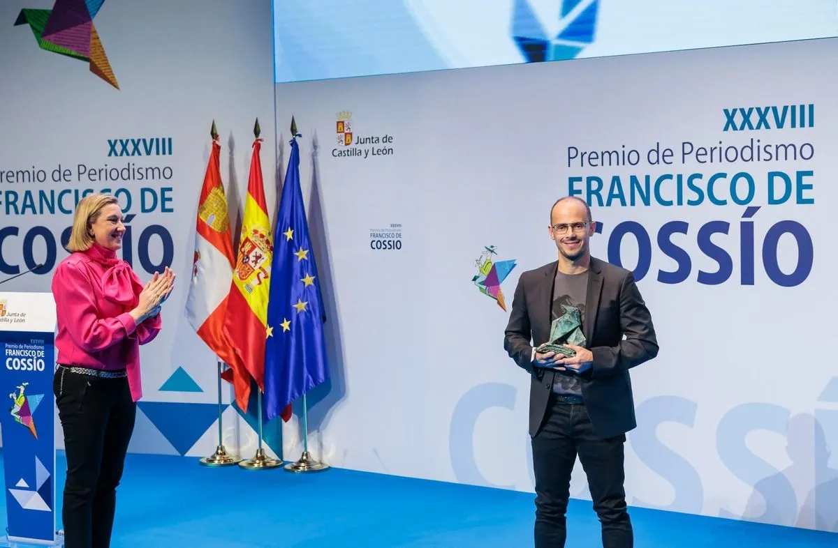 Foto 4 - Jos&eacute; Vicente recibe el Premio Coss&iacute;o en la modalidad de Fotograf&iacute;a