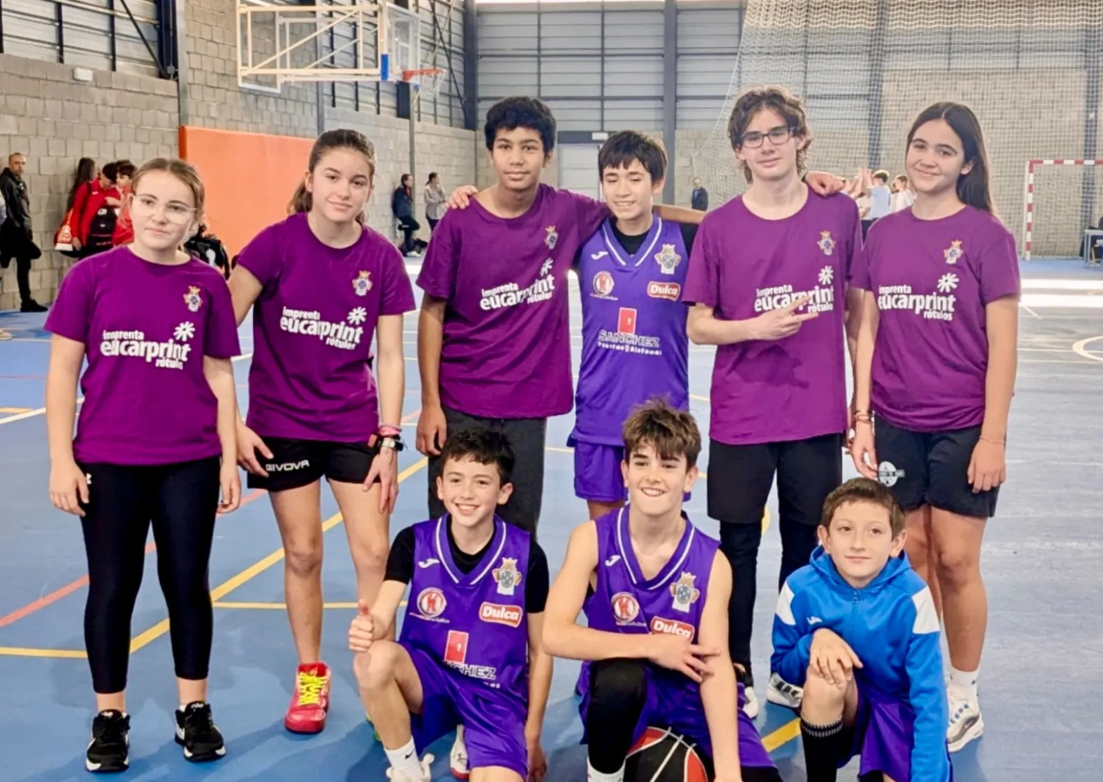 Foto 2 - El equipo infantil de baloncesto brilla en los Juegos Escolares y hace pleno: Tres victorias en tres partidos