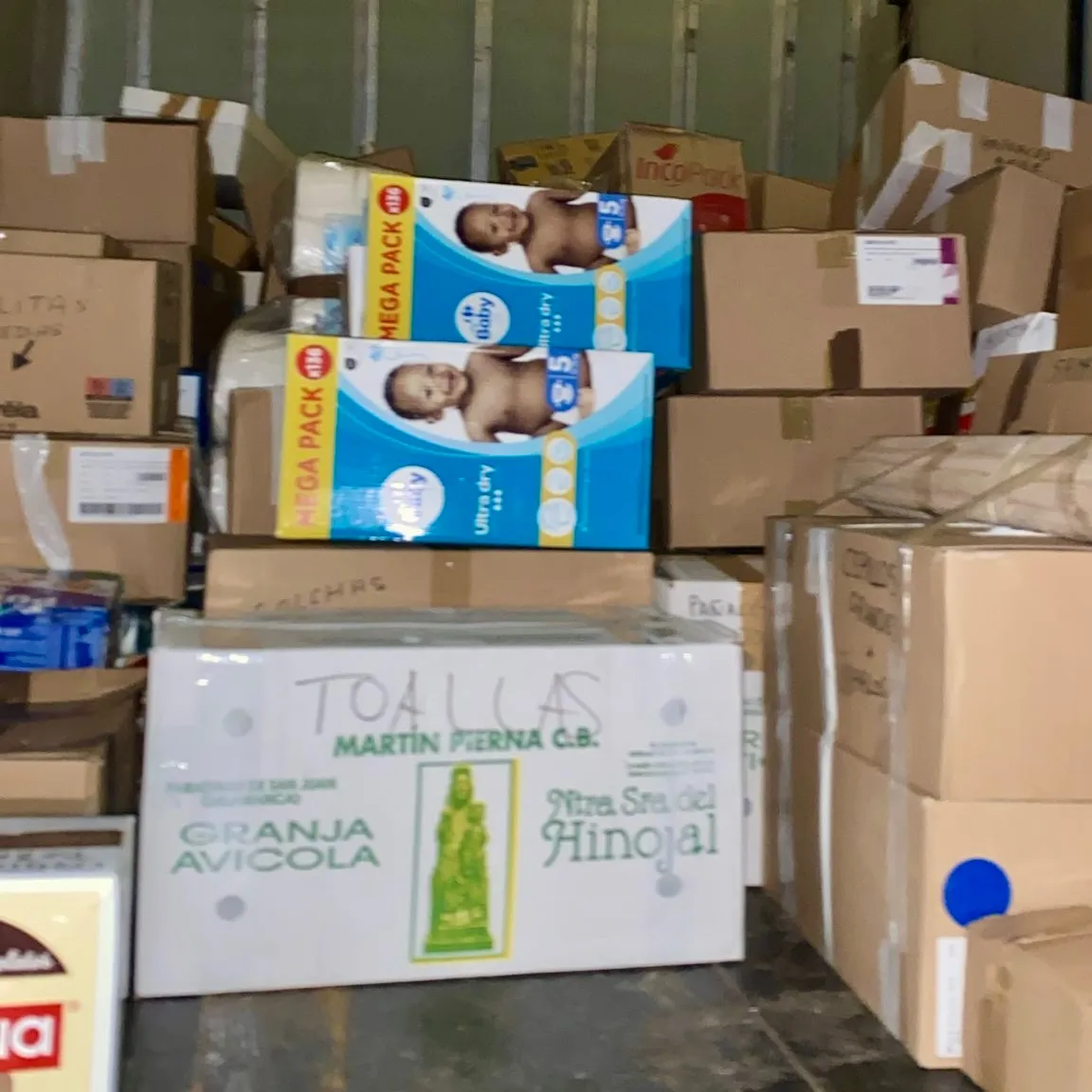 Foto 2 - Babilafuente lleva hasta Alcudia tres furgonetas cargadas de ayuda vecinal para los afectados por la Dana