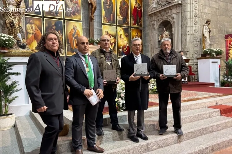 Foto 8 - Nuestra Se&ntilde;ora de las L&aacute;grimas conmemora el 25 aniversario de su llegada en una solemne y emotiva celebraci&oacute;n