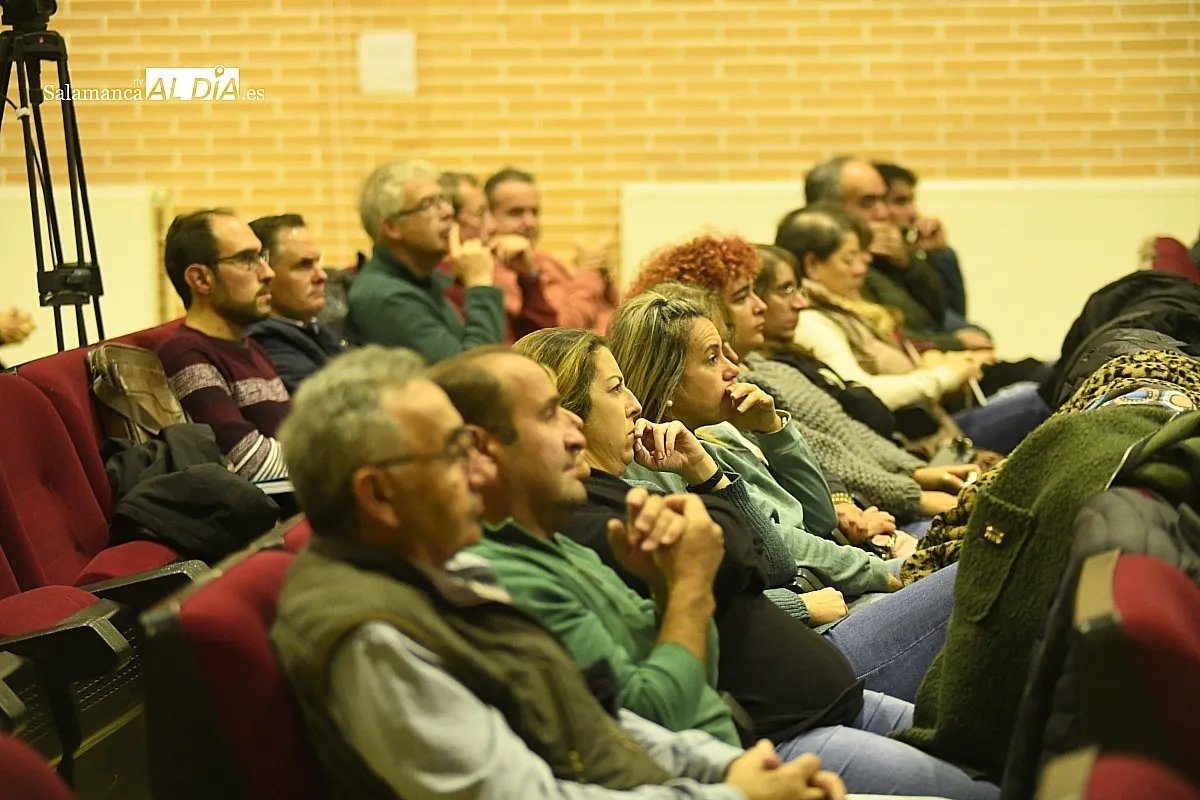 Foto 2 - Sancti-Sp&iacute;ritus re&uacute;ne a especialistas para tratar el futuro de las dehesas