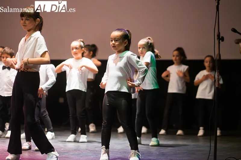 Foto 5 - &lsquo;Alba de Tormes con Valencia&rsquo; recauda 2595 euros para el CEIP Rosa Serrano de Paiporta