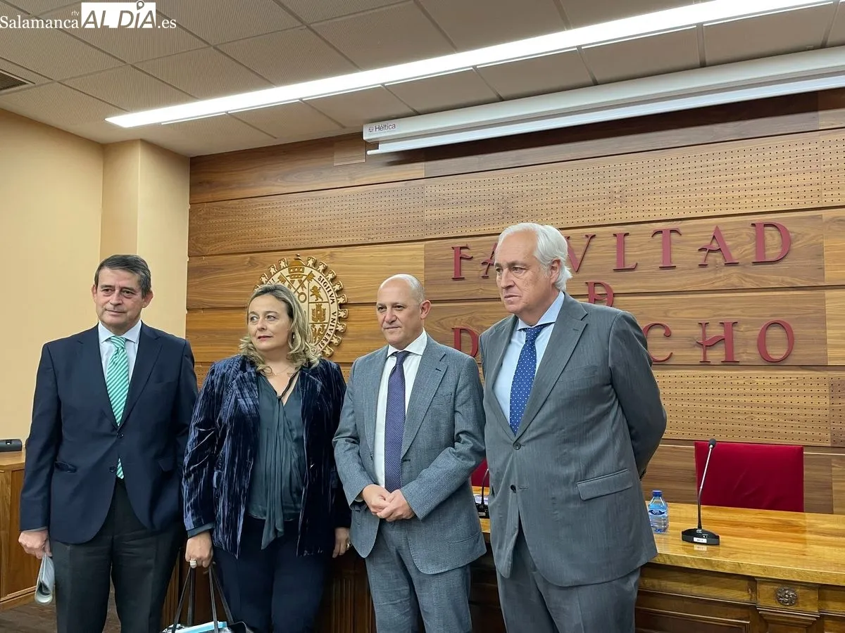 José Luis Concepción Rodriguez, Fernando Carbajo Cascón, José Luis Requero Ibáñez y Blanca I. Subiñas Castro. Fotos: Miguel González