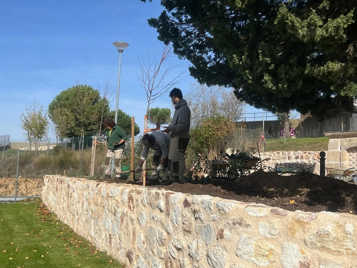 Foto 9 - Concluye la recuperaci&oacute;n y el acondicionamiento del entorno verde de la Fuente de Valdehigal en Carbajosa