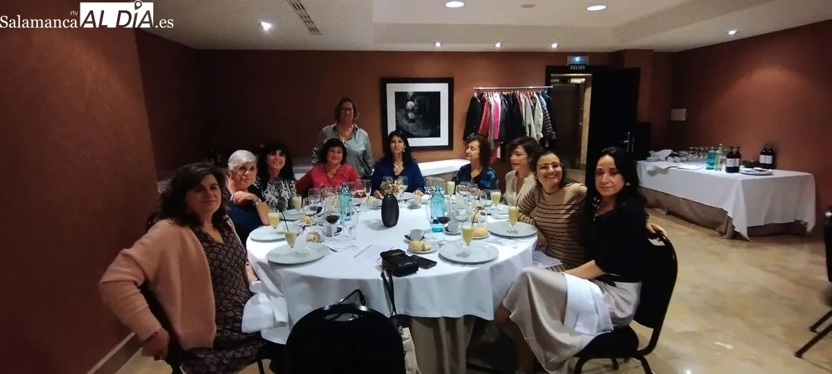 Fiesta homenaje a Marita Ruano López, auxiliar de clínica del Hospital de Salamanca, por su jubilación