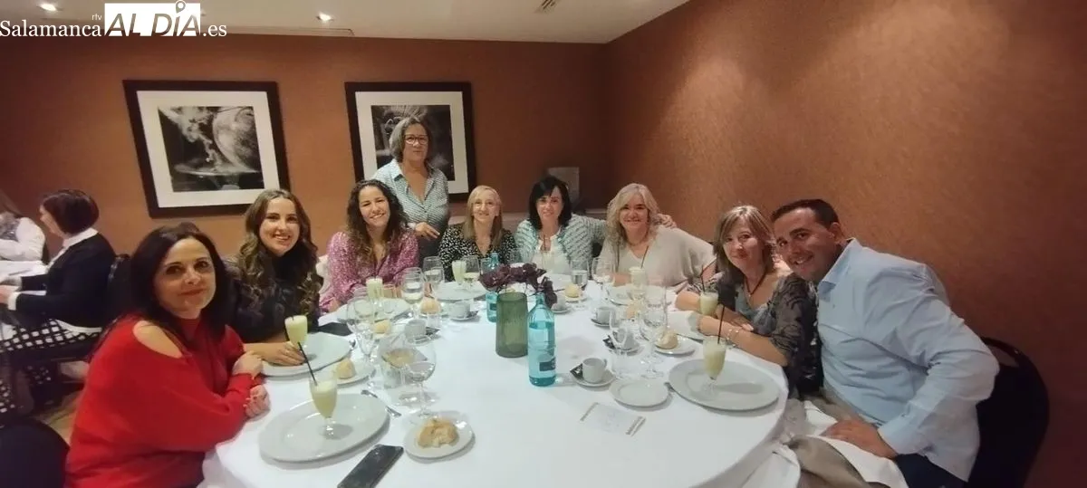 Fiesta homenaje a Marita Ruano López, auxiliar de clínica del Hospital de Salamanca, por su jubilación