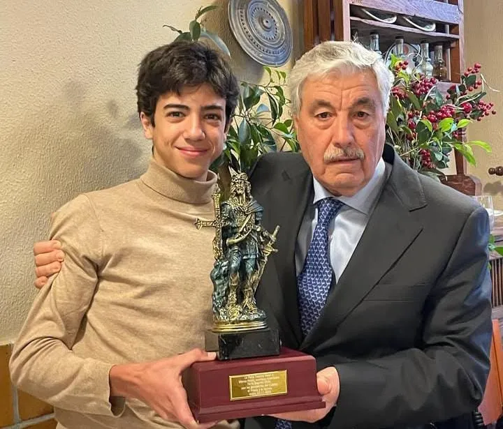 Foto 2 - Marco P&eacute;rez y La Ventana del Puerto, premiados en Gij&oacute;n
