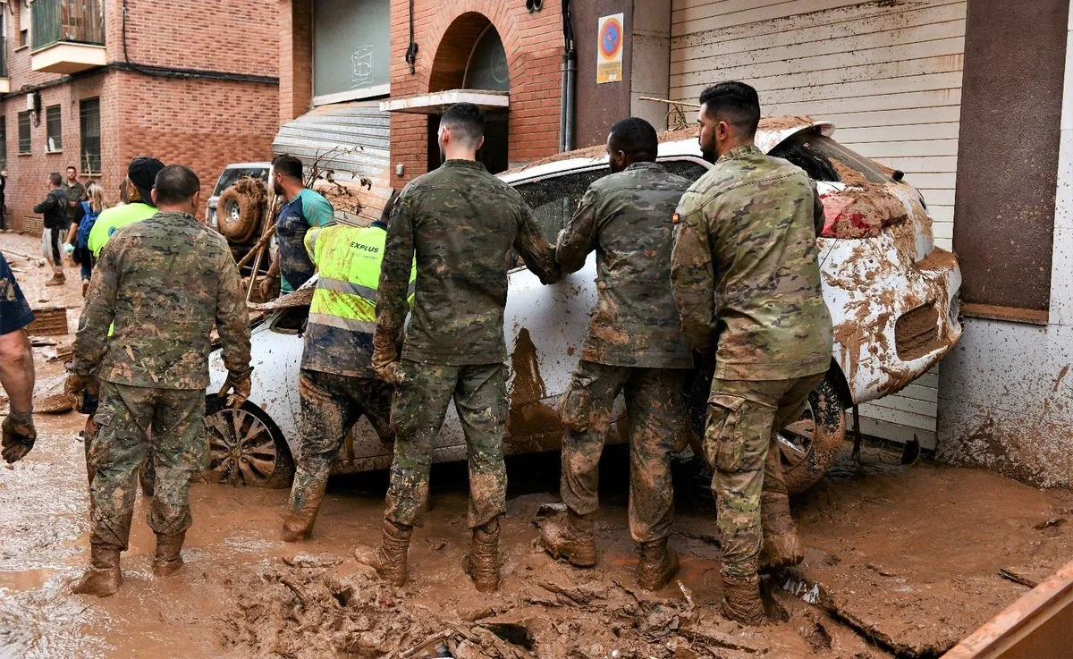 Una de las intervenciones de los militares desplegados en Valencia. Foto Ejército de Tierra