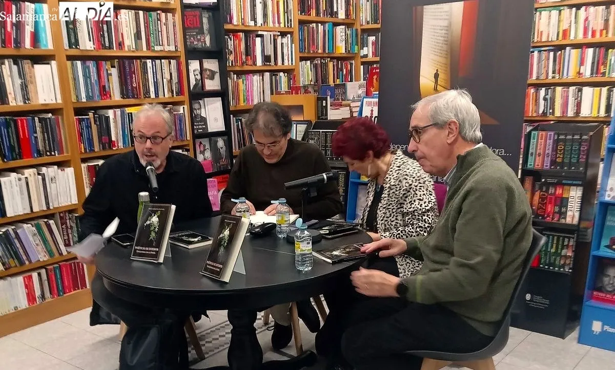 Presentación en la Librería Víctor Jara de 'Poéticas de interior', recopilación de la mejor poesía de Castilla y León
