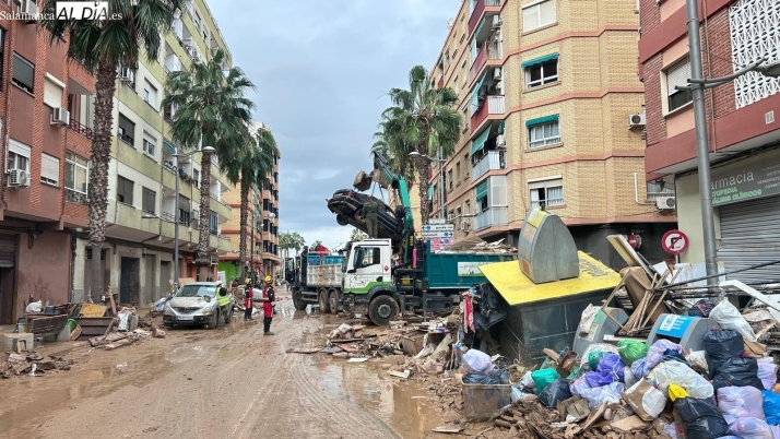 Andrés, estudiante salmantino en Valencia ayudando como voluntario en la tragedia: El paisaje es catastrófico. No parece España