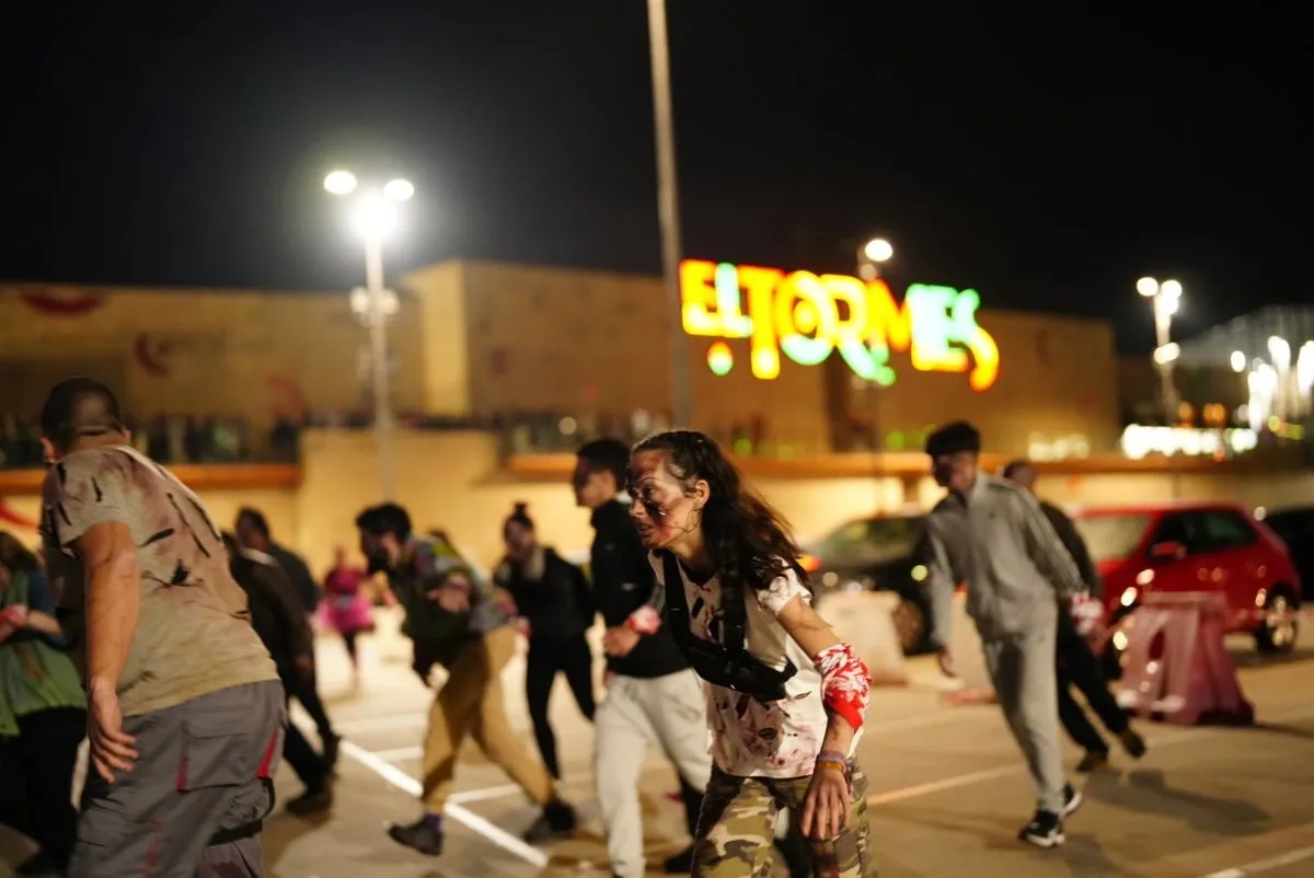 Apocalipsis zombie en el centro comercial El Tormes
