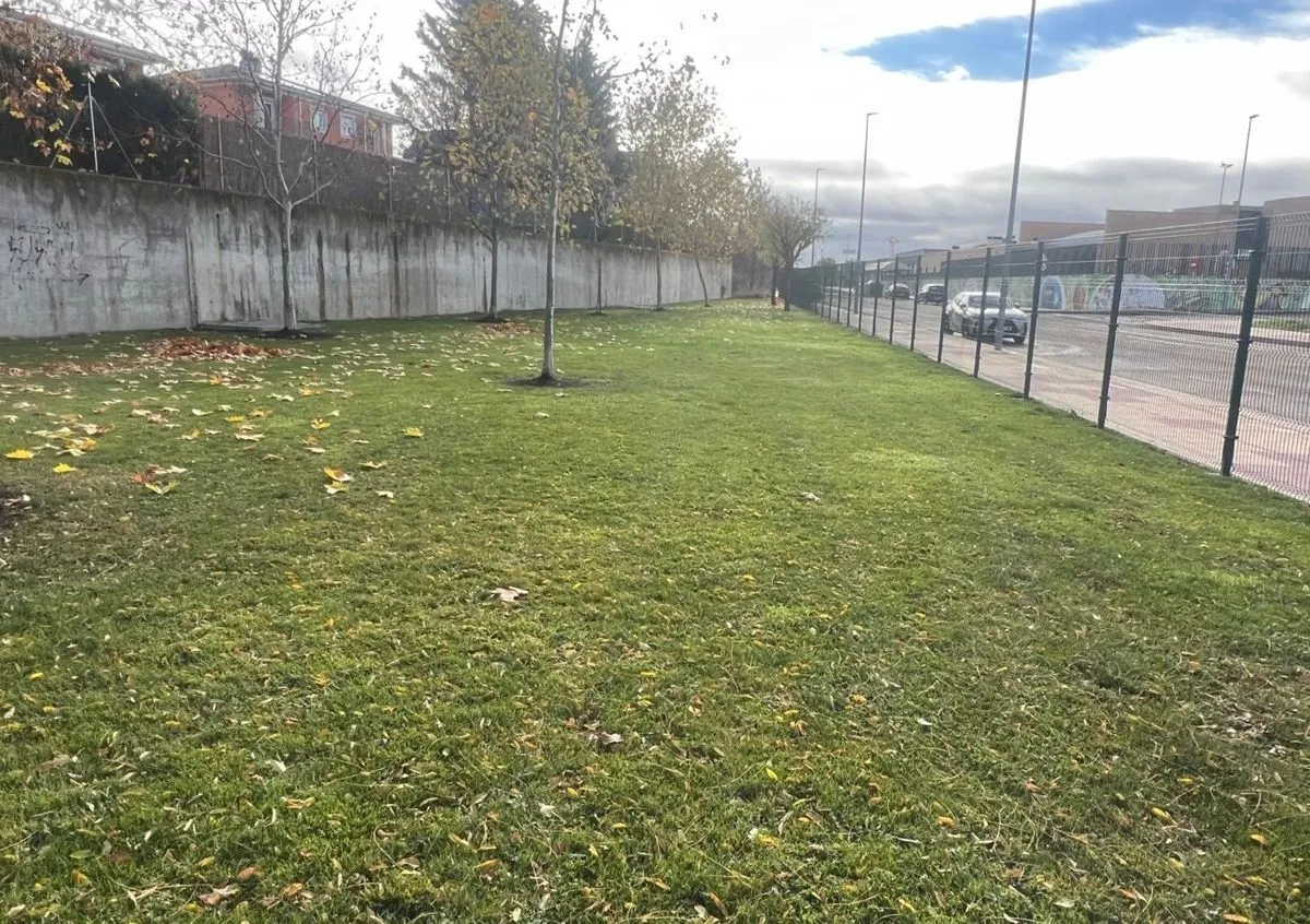 Nuevo parque canino en la calle Juan Valdés de Carbajosa de la Sagrada