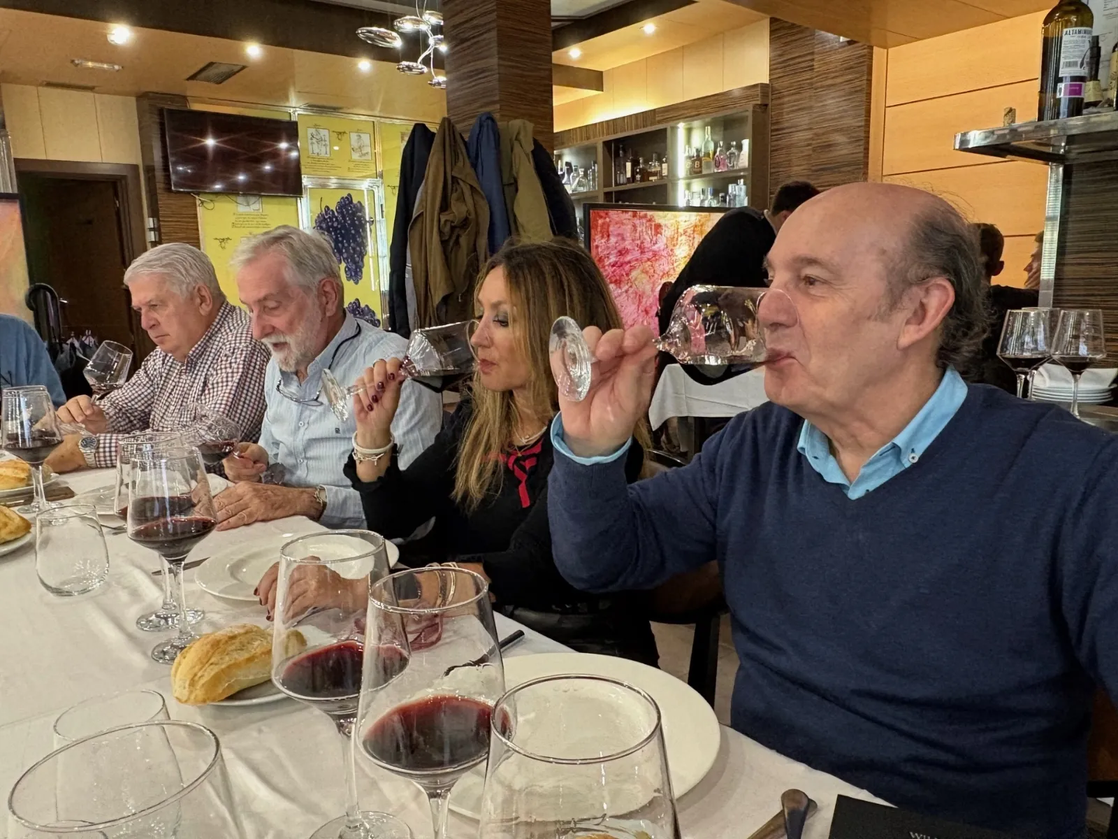 Foto 2 - Cata: Convento Las Claras, 'Heritage' reserva 2018 - D.O. Ribera del Duero