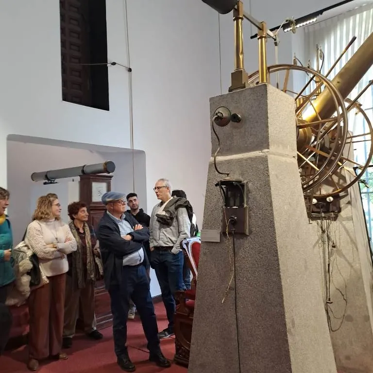 Foto 3 - Una treintena de socios de Astr&oacute;briga visitan el Real Observatorio de Madrid