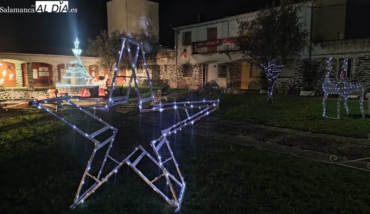 Foto 2 - El Arrabal de San Sebasti&aacute;n se viste por completo de Navidad con Pap&aacute; Noel como referencia