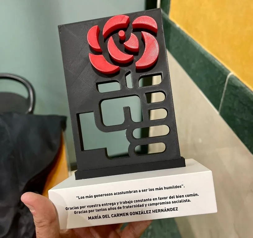 Foto 3 - El PSOE homenajea a varios hist&oacute;ricos en la comida navide&ntilde;a de su militancia