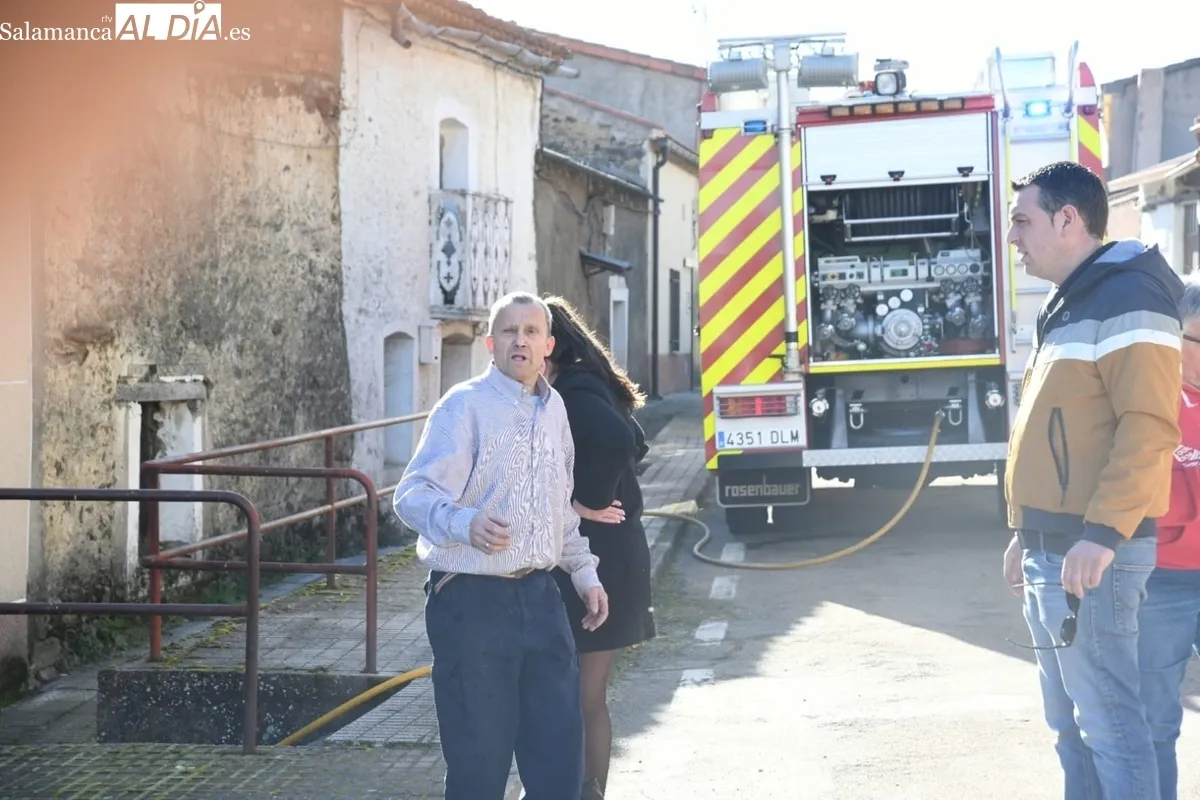 Foto 9 - Una chimenea causa un incendio en una vivienda de El Sah&uacute;go