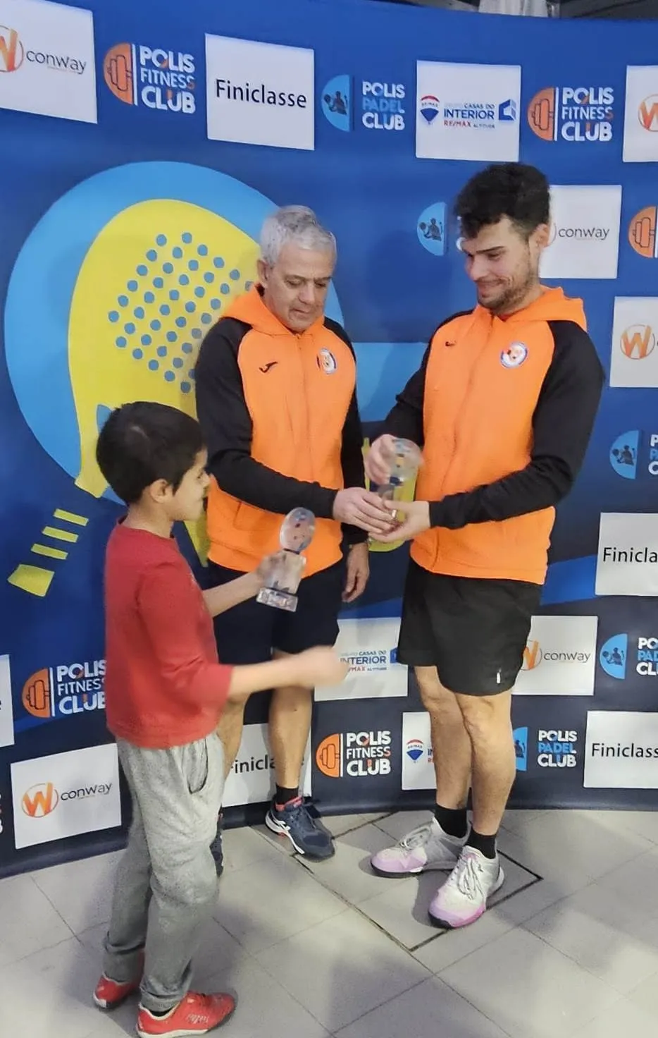 Foto 4 - Integrantes del Club de P&aacute;del de Ciudad Rodrigo ganan el Torneo de Navidad de Guarda