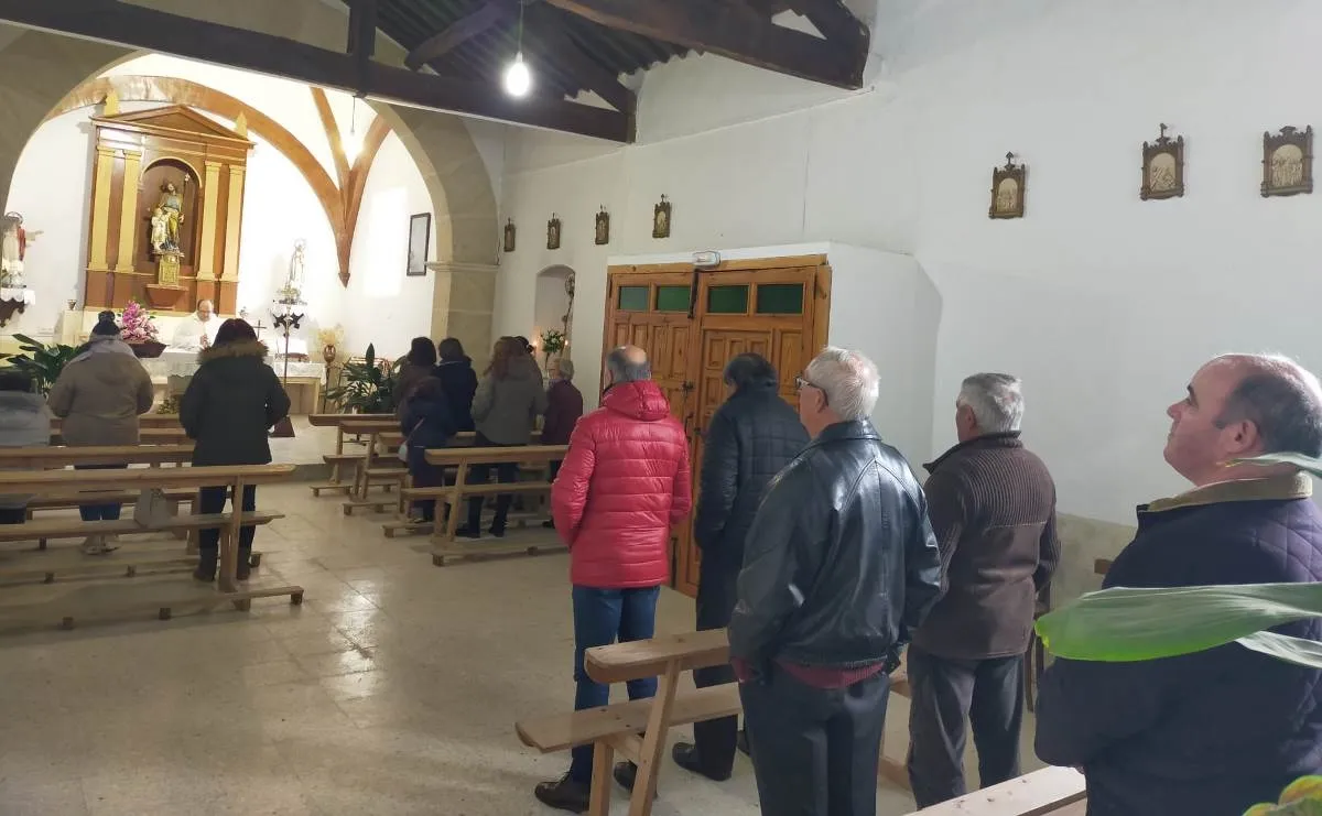 Foto 2 - Valdecarpinteros festeja la Navidad y la Jornada de la Sagrada Familia