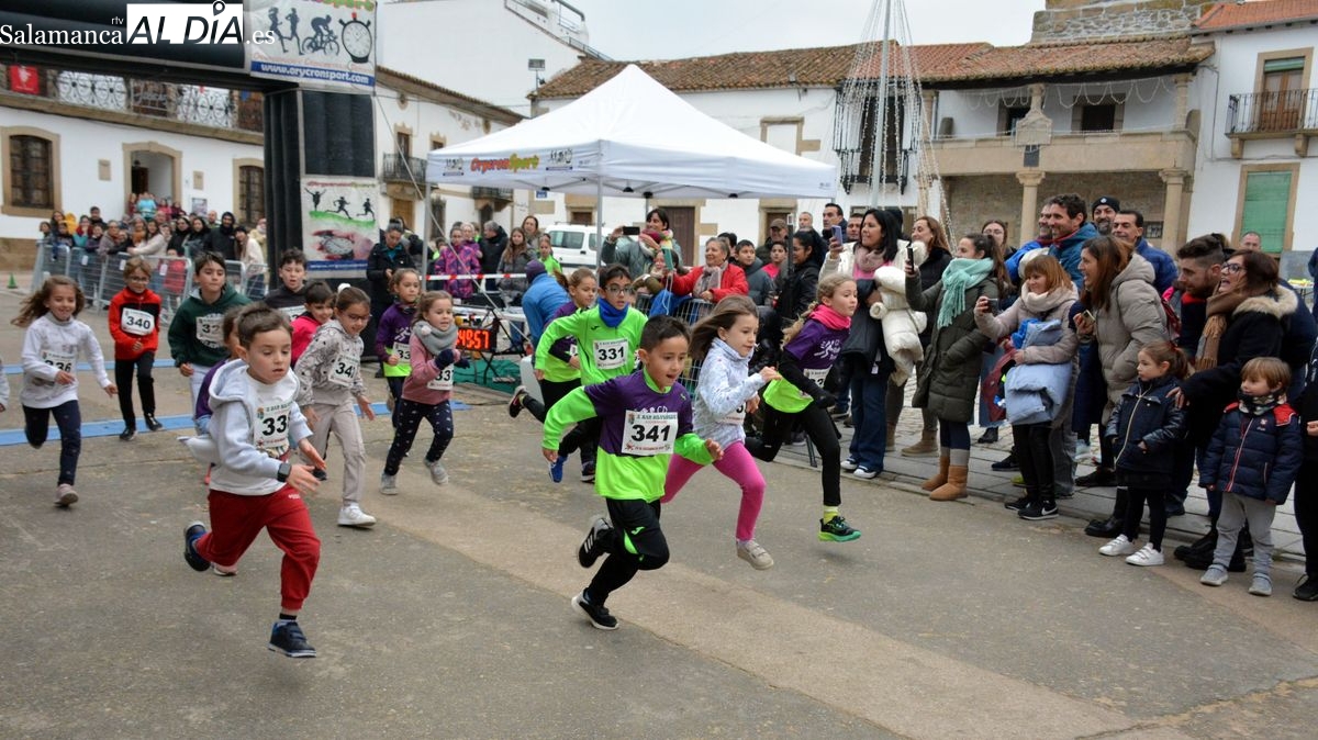 Lumbrales vive una animada tarde deportiva con la X San Silvestre