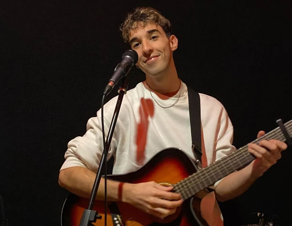 Sábado, 25 de enero   MÚSICA - NEL RODRÍGUEZ. Ganador del IV Concurso Municipal de Bandas y/o Solistas 