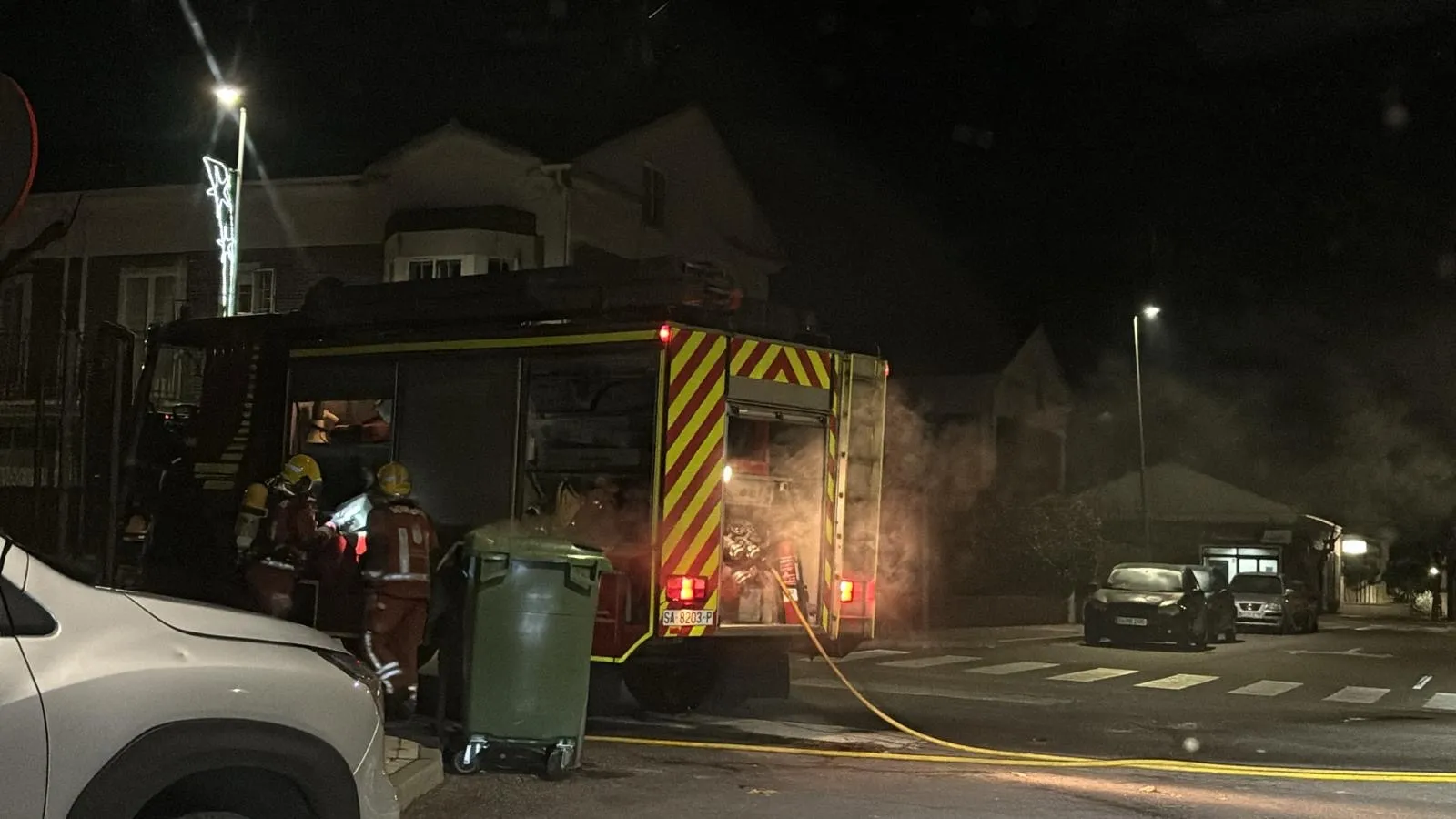 Un contenedor con humo moviliza a los bomberos hasta Cabrerizos