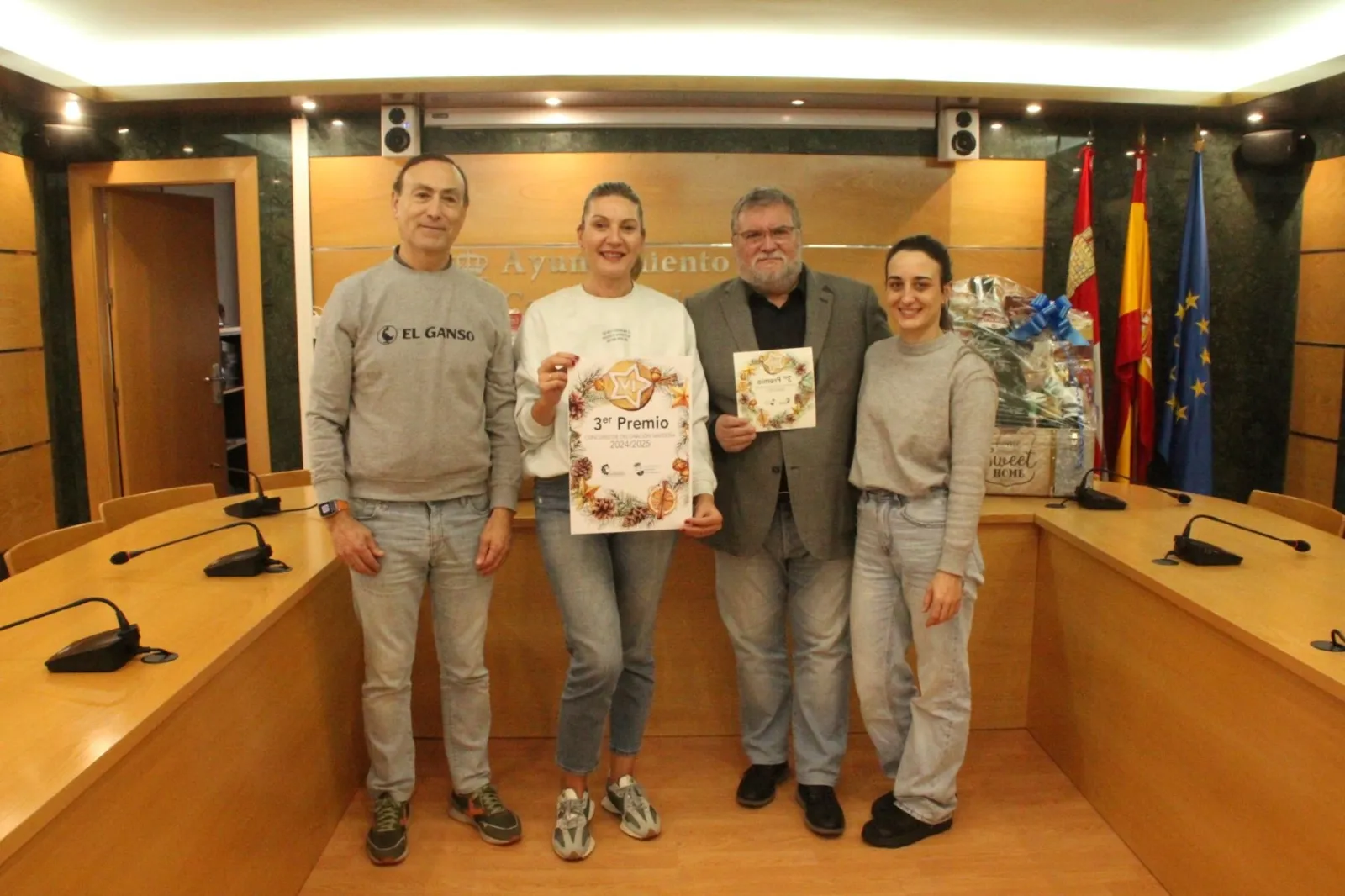 Foto 6 - Carbajosa entrega los premios de los concursos de Decoraci&oacute;n Navide&ntilde;a de Escaparates y Balcones, Fachadas y Jardines exteriores