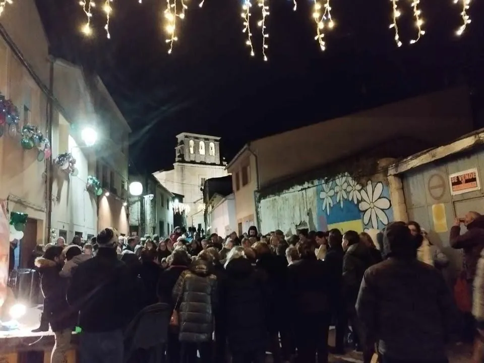 Foto 5 - Fuenteguinaldo festeja la llegada de la Navidad de la mano de las Damajuanas