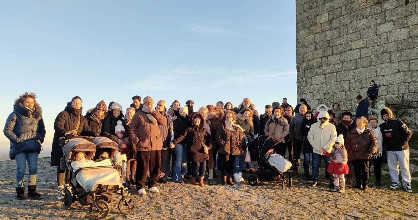 Foto 2 - Medio centenar de vecinos de Campillo de Azaba disfrutan en Guarda de un d&iacute;a de confraternizaci&oacute;n
