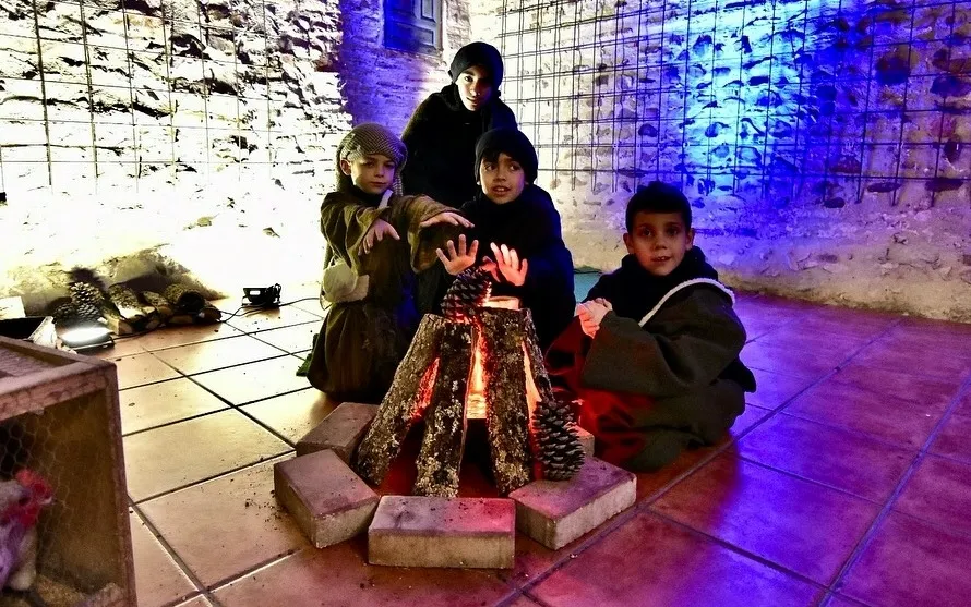 Foto 3 - Ni&ntilde;os y j&oacute;venes se encargan de escenificar el bel&eacute;n viviente en Sancti-Sp&iacute;ritus