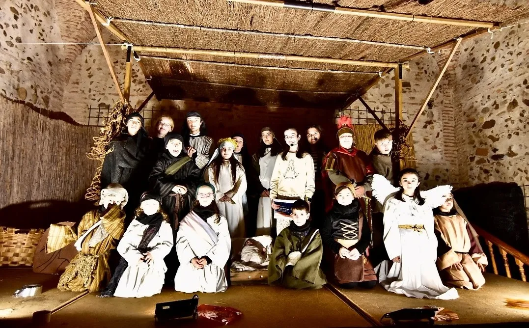 Foto 4 - Ni&ntilde;os y j&oacute;venes se encargan de escenificar el bel&eacute;n viviente en Sancti-Sp&iacute;ritus