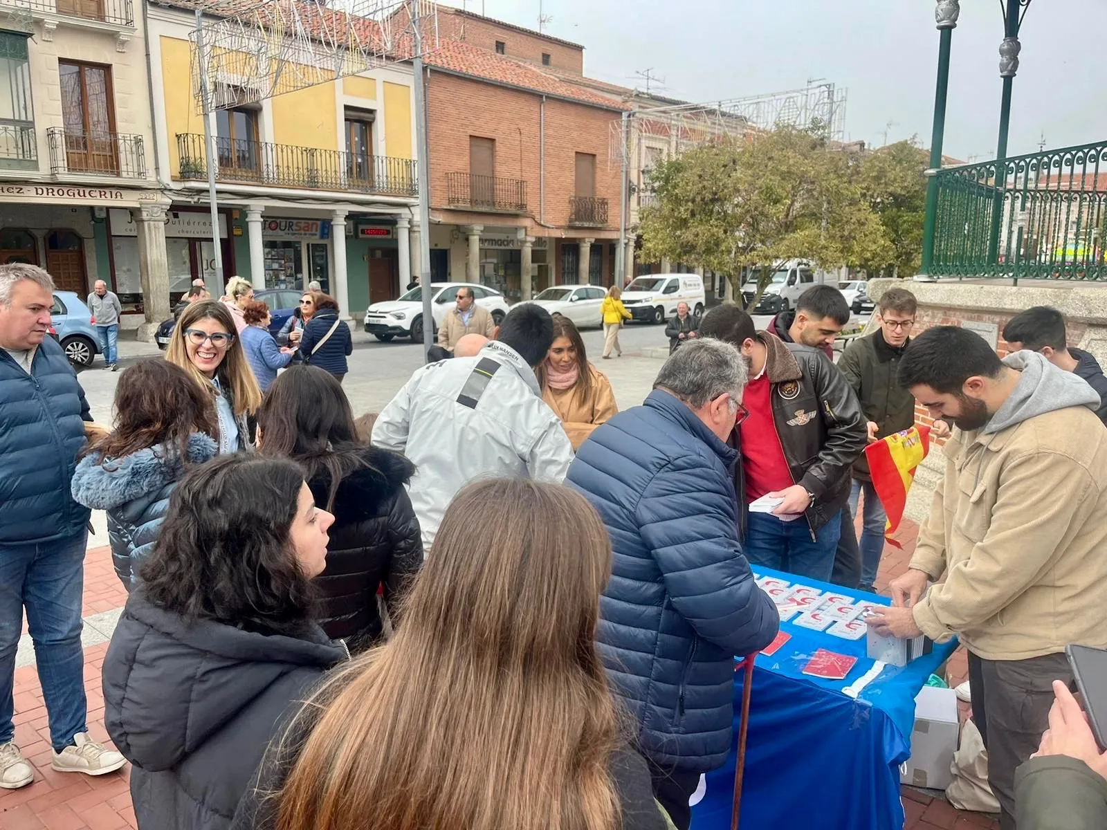 Foto 2 - El PP celebra en Pe&ntilde;aranda por primera vez el D&iacute;a de la Constituci&oacute;n: &ldquo;La Carta Magna es paradigma de justicia, igualdad y consenso. No es ninguna moneda de cambio&rdquo;