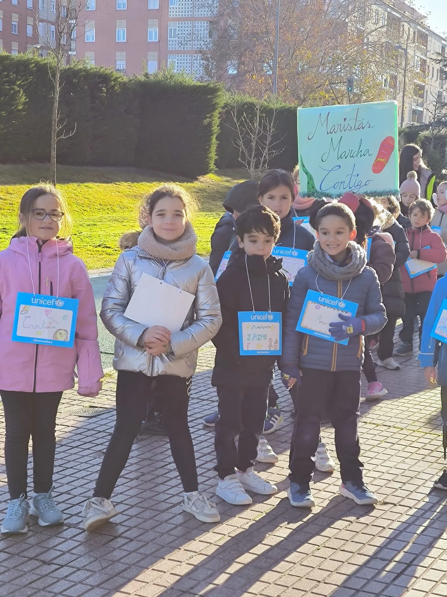 Alumnos de Maristas realizan una marcha para despedir el trimestre