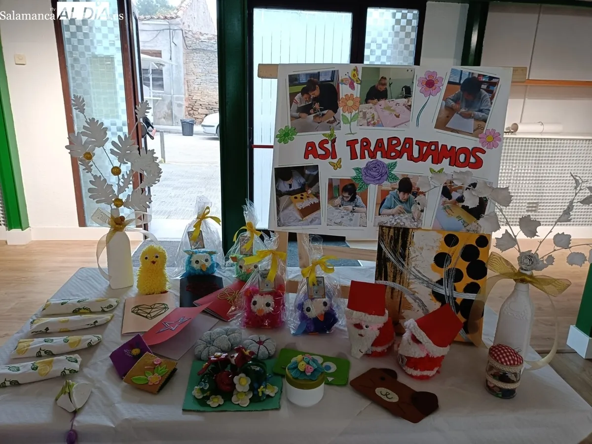 Exposición de Asprodes Vitigudino este martes en el Mercado de Abastos 