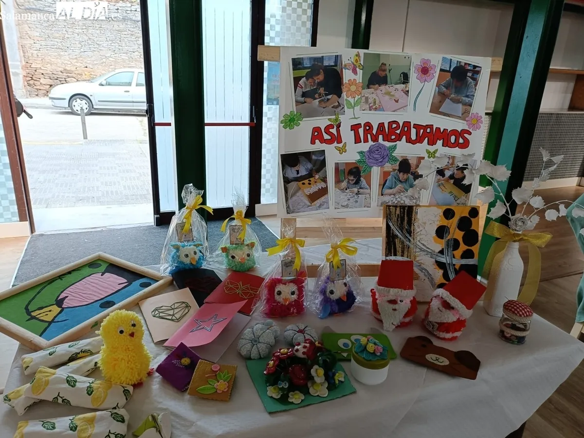 Exposición de Asprodes Vitigudino este martes en el Mercado de Abastos 