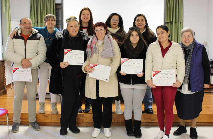 Los alumnos de la acción de Restaurante y Bar de Cáritas concluyen su formación