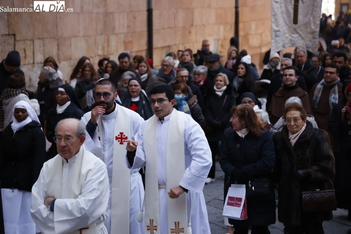 Peregrinación desde La Purísima hacia la Catedral en el inicio del Jubileo 2025 en Salamanca. Fotos: David Sañudo