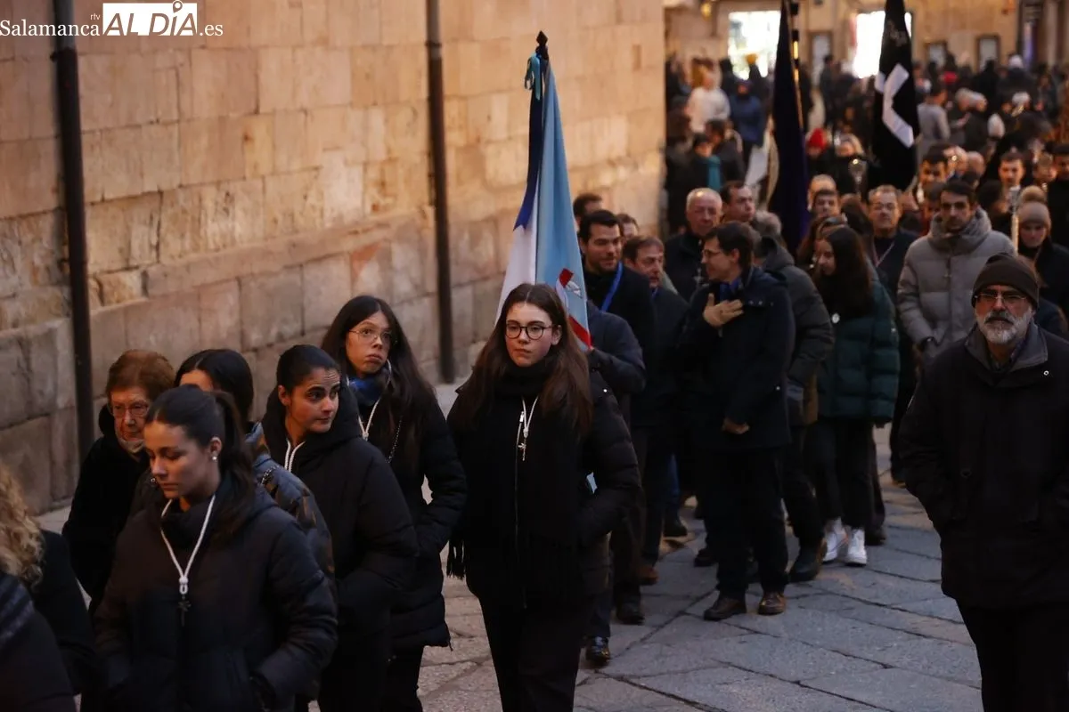 Peregrinación desde La Purísima hacia la Catedral en el inicio del Jubileo 2025 en Salamanca. Fotos: David Sañudo