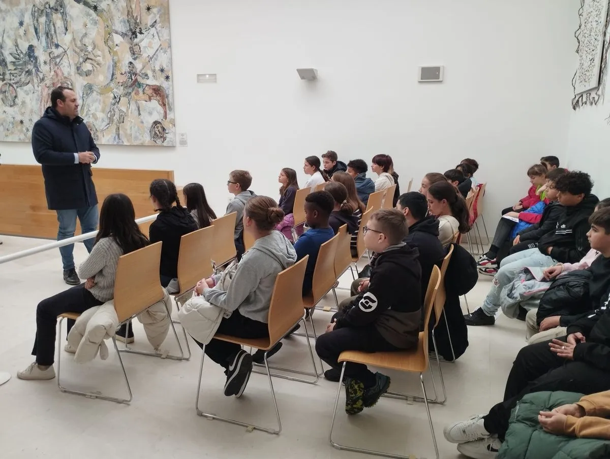 El alcalde de Santa Marta ha recibido a los alumnos de 6º de Primaria del colegio Carmen Martín Gaite