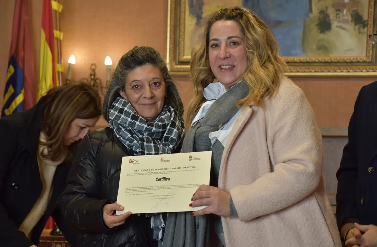 Foto 6 - Clausurado el programa Acompa&ntilde;ados, que ha prestado ayuda en 70 domicilios