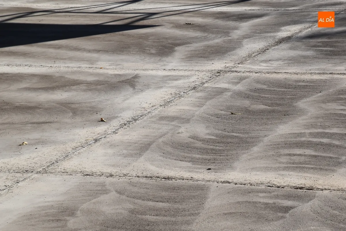Foto 4 - Remozada la pista de baloncesto del patio del Colegio San Francisco