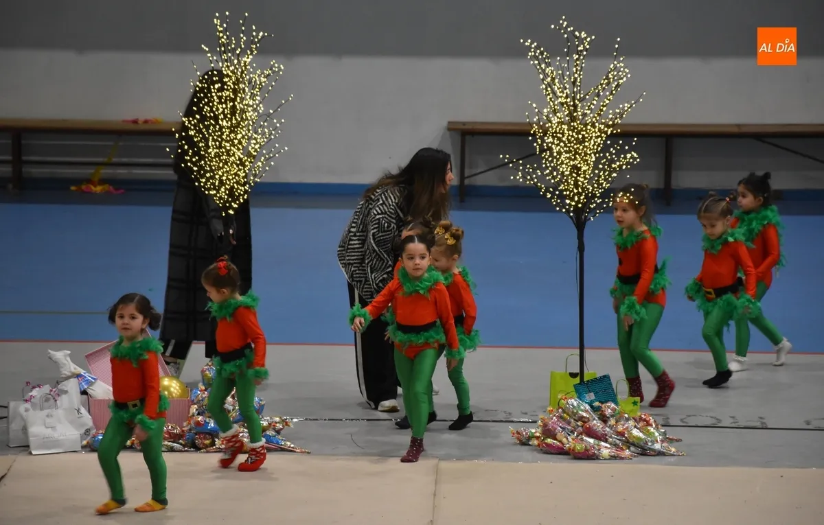 Foto 3 - El Club &Iacute;taca da lo mejor de s&iacute; ante familiares y amigos en su gala de Navidad