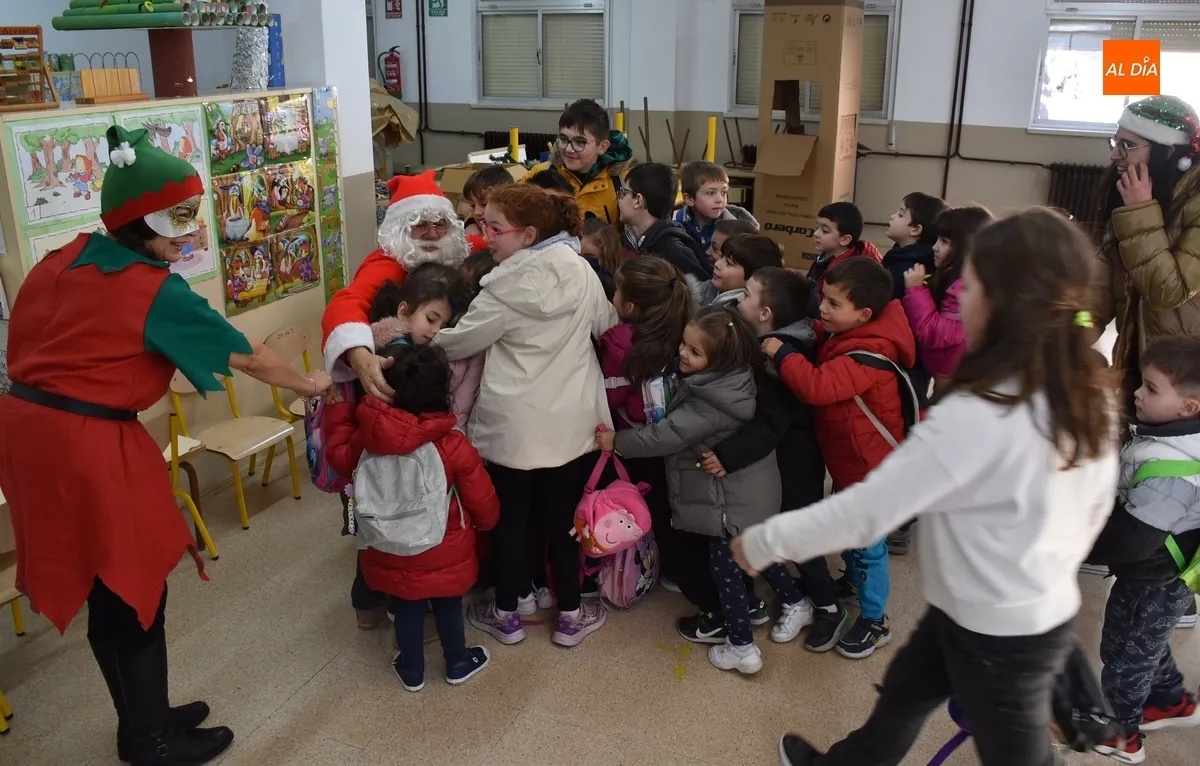 Foto 5 - Pap&aacute; Noel visita por sorpresa a los participantes en Conciliamos en Navidad