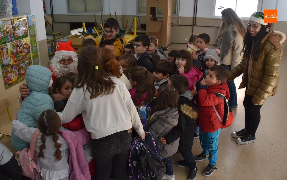 Foto 7 - Pap&aacute; Noel visita por sorpresa a los participantes en Conciliamos en Navidad
