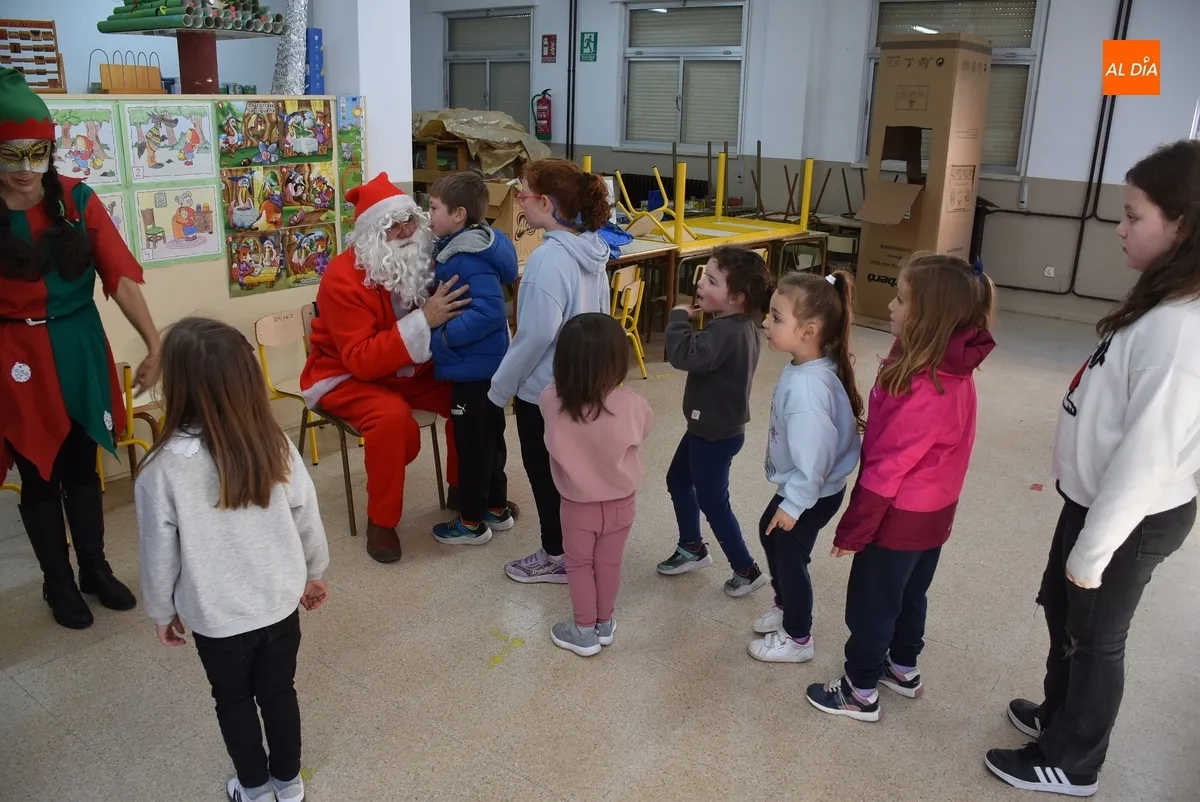 Foto 9 - Pap&aacute; Noel visita por sorpresa a los participantes en Conciliamos en Navidad